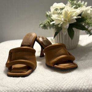 Tan Journee Collection Adriel block heel mules #tanmules #minimalist #cancel